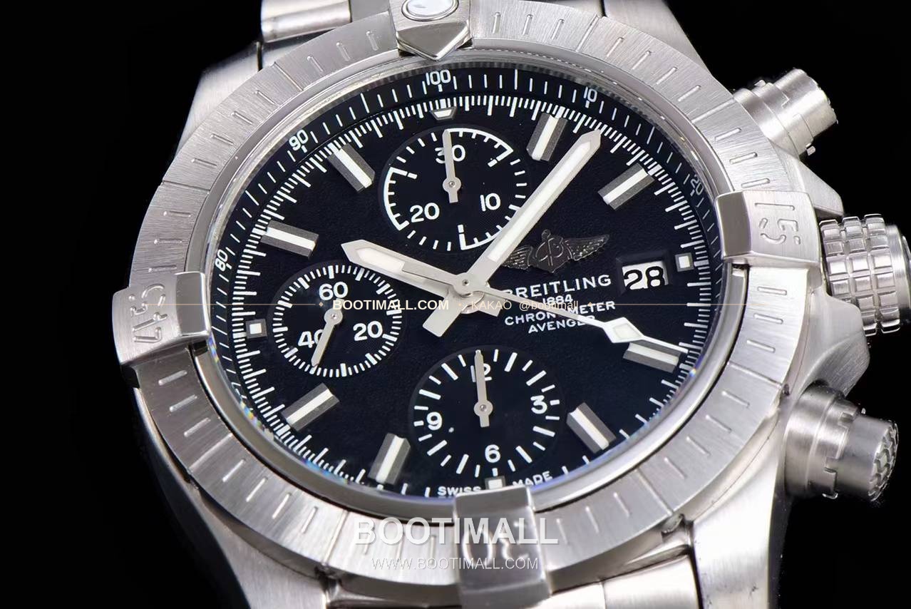 브라이틀링 어벤저 크로노그래프43 스틸 오토매틱 Breitling Avenger Chronograph 43 Steel Automatic 43mm 4