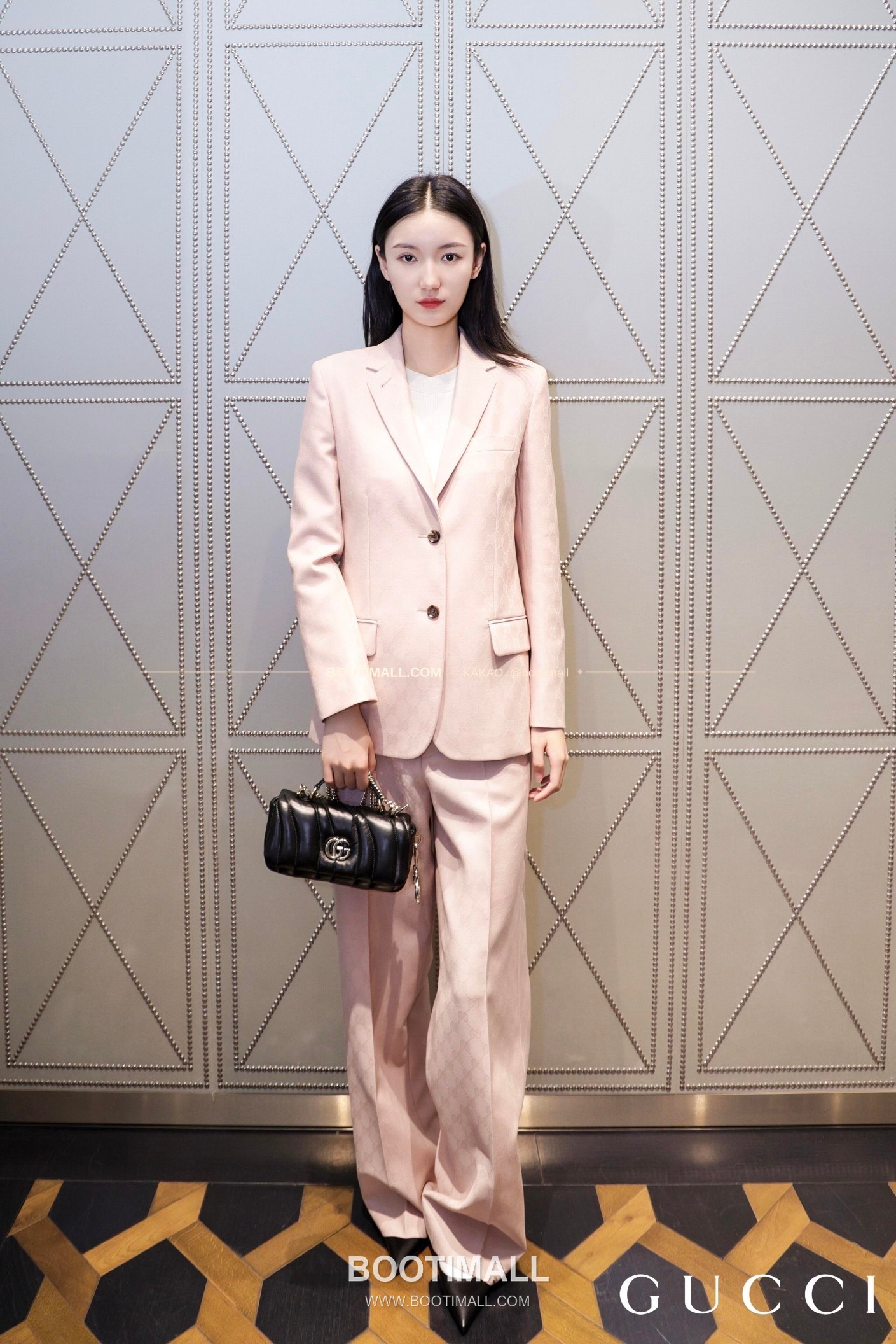 구찌 카프스킨 자수 슬림 숄더백 Gucci Calfskin Embroidered Slim Shoulder Bag 806017 21.1cm 1