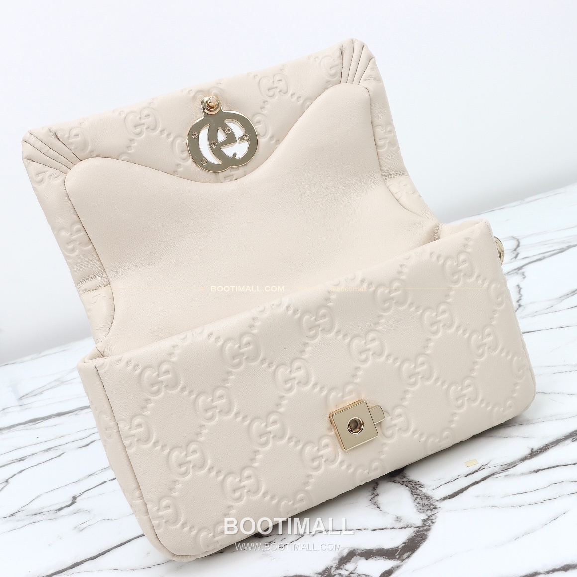 구찌 화이트 엠보싱 카프스킨 슬림 숄더백 Gucci White Embossed Calfskin Slim Shoulder Bag 806017 21cm 6