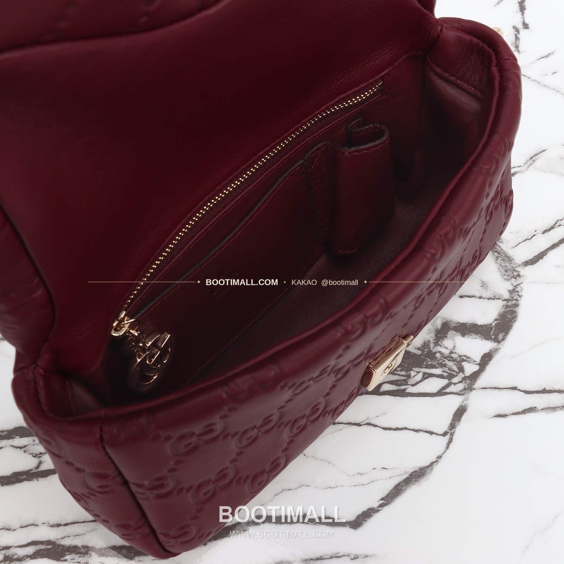 구찌 화이트 엠보싱 카프스킨 슬림 숄더백 Gucci White Embossed Calfskin Slim Shoulder Bag 806017 21cm 12