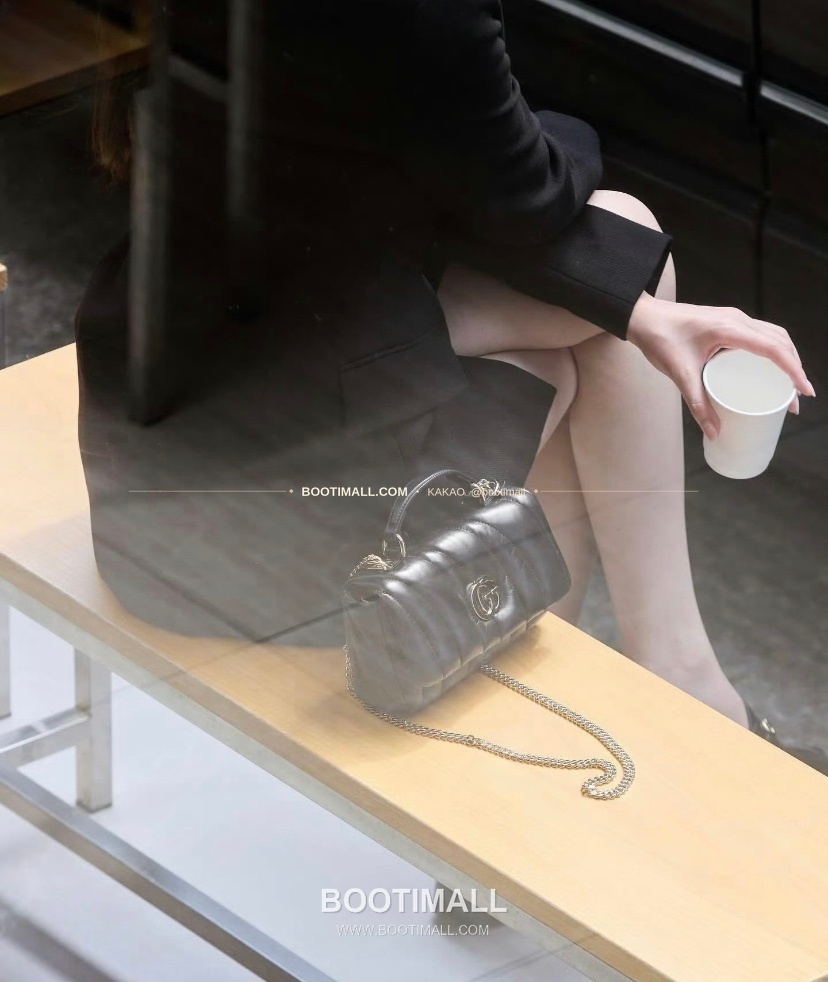 구찌 화이트 엠보싱 카프스킨 슬림 숄더백 Gucci White Embossed Calfskin Slim Shoulder Bag 806017 21cm 5