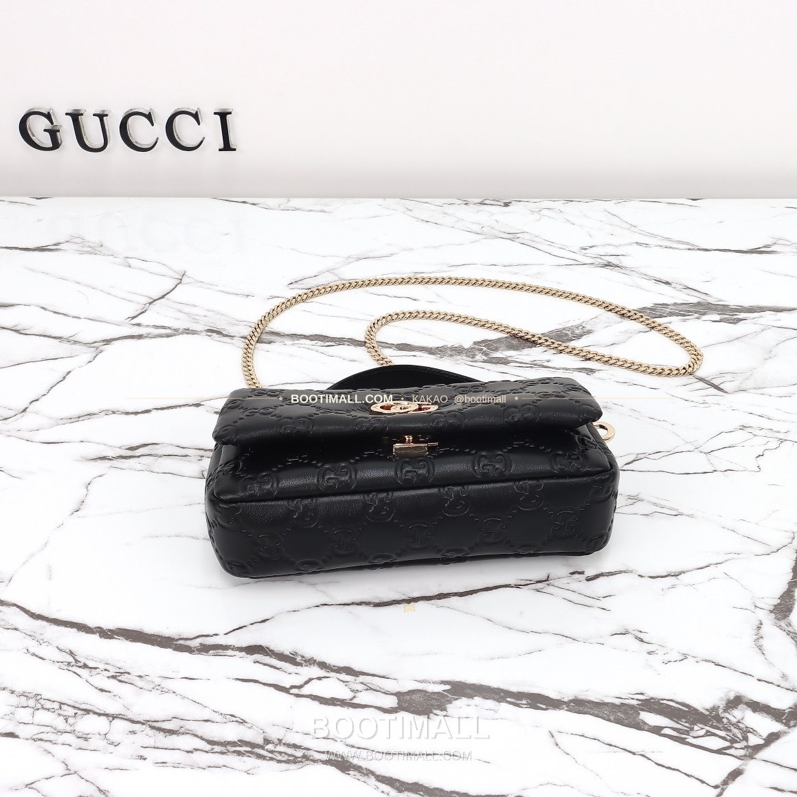 구찌 화이트 엠보싱 카프스킨 슬림 숄더백 Gucci White Embossed Calfskin Slim Shoulder Bag 806017 21cm 17