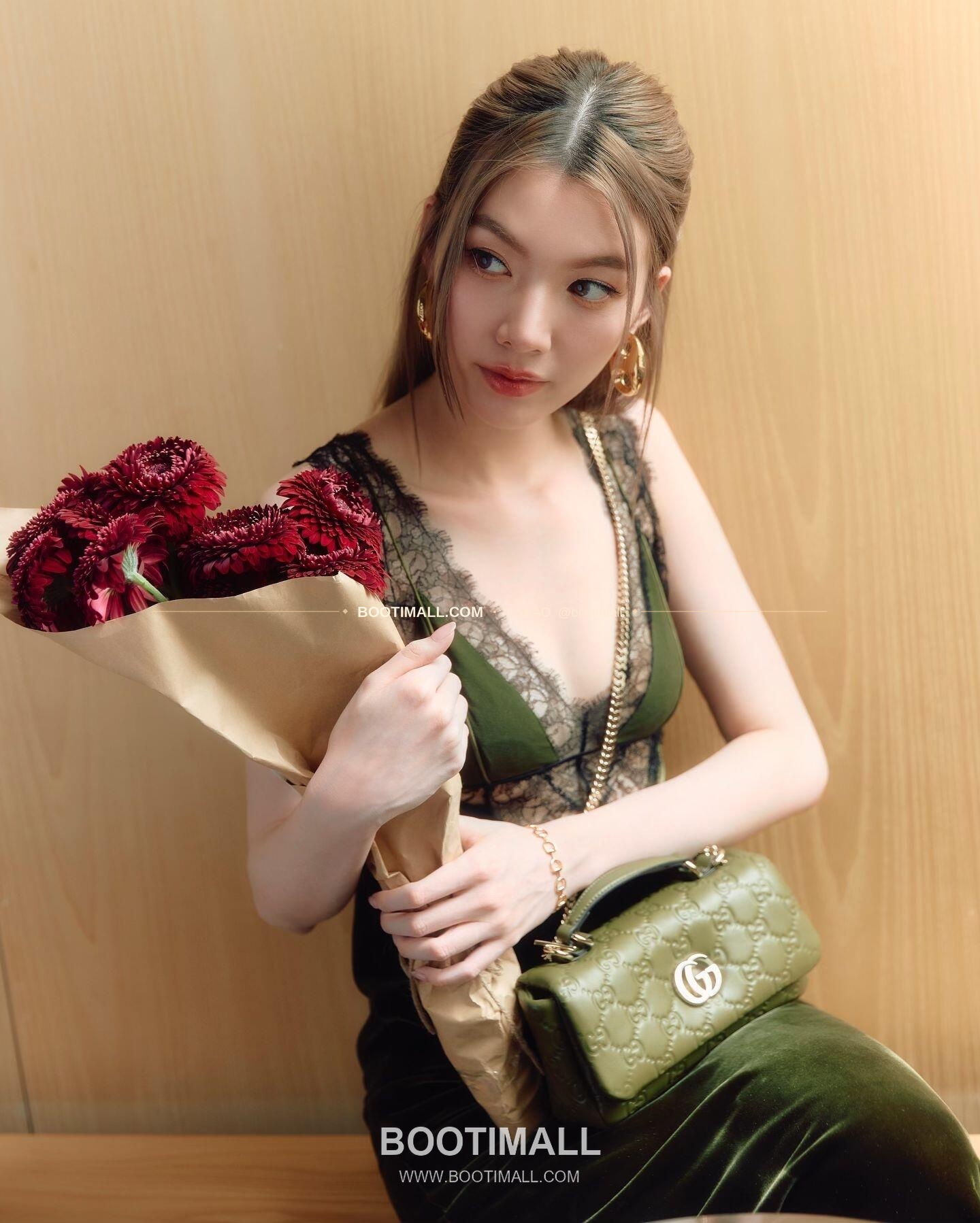 구찌 화이트 엠보싱 카프스킨 슬림 숄더백 Gucci White Embossed Calfskin Slim Shoulder Bag 806017 21cm 4