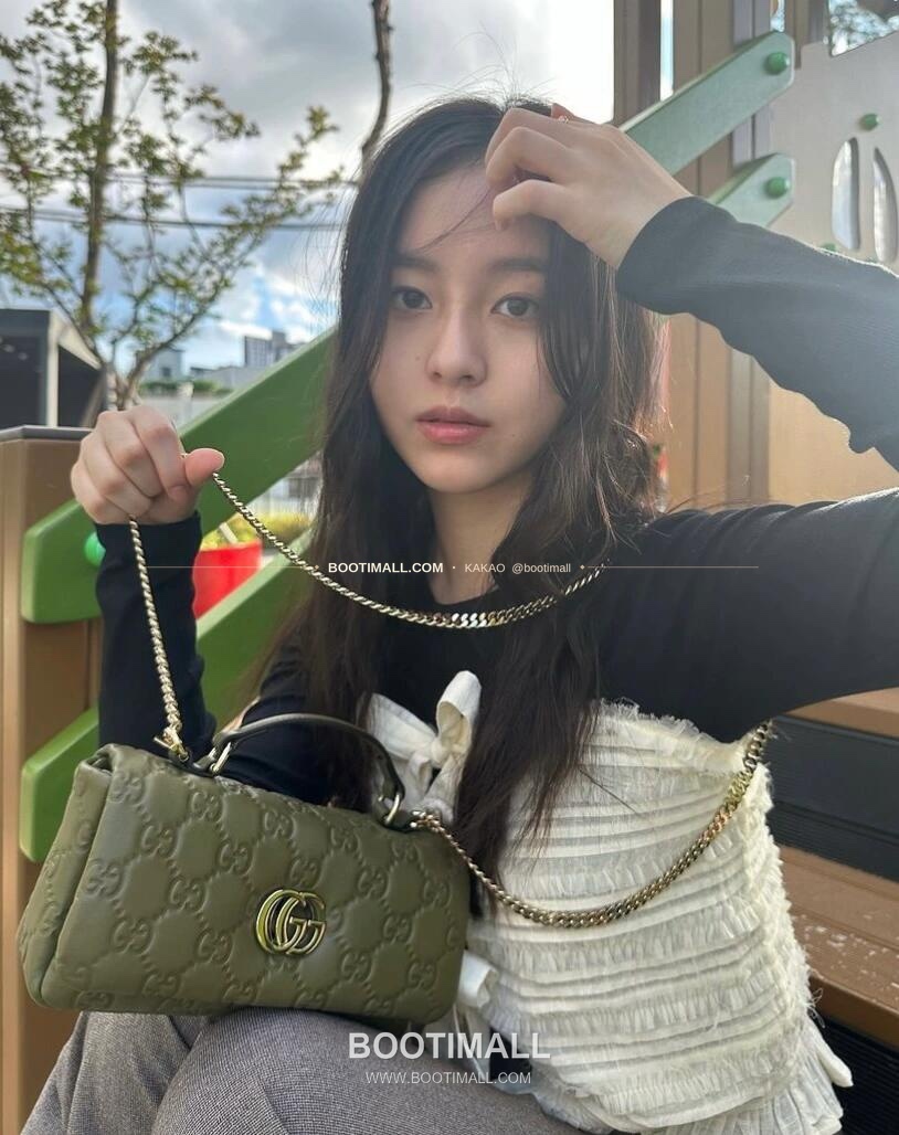 구찌 화이트 엠보싱 카프스킨 슬림 숄더백 Gucci White Embossed Calfskin Slim Shoulder Bag 806017 21cm 8