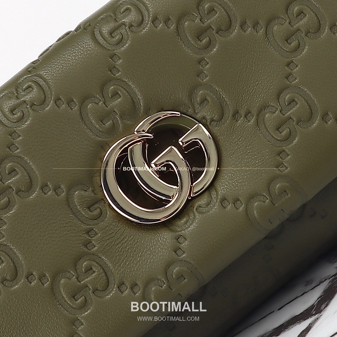 구찌 화이트 엠보싱 카프스킨 슬림 숄더백 Gucci White Embossed Calfskin Slim Shoulder Bag 806017 21cm 13