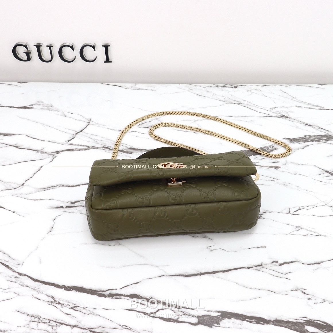 구찌 화이트 엠보싱 카프스킨 슬림 숄더백 Gucci White Embossed Calfskin Slim Shoulder Bag 806017 21cm 17