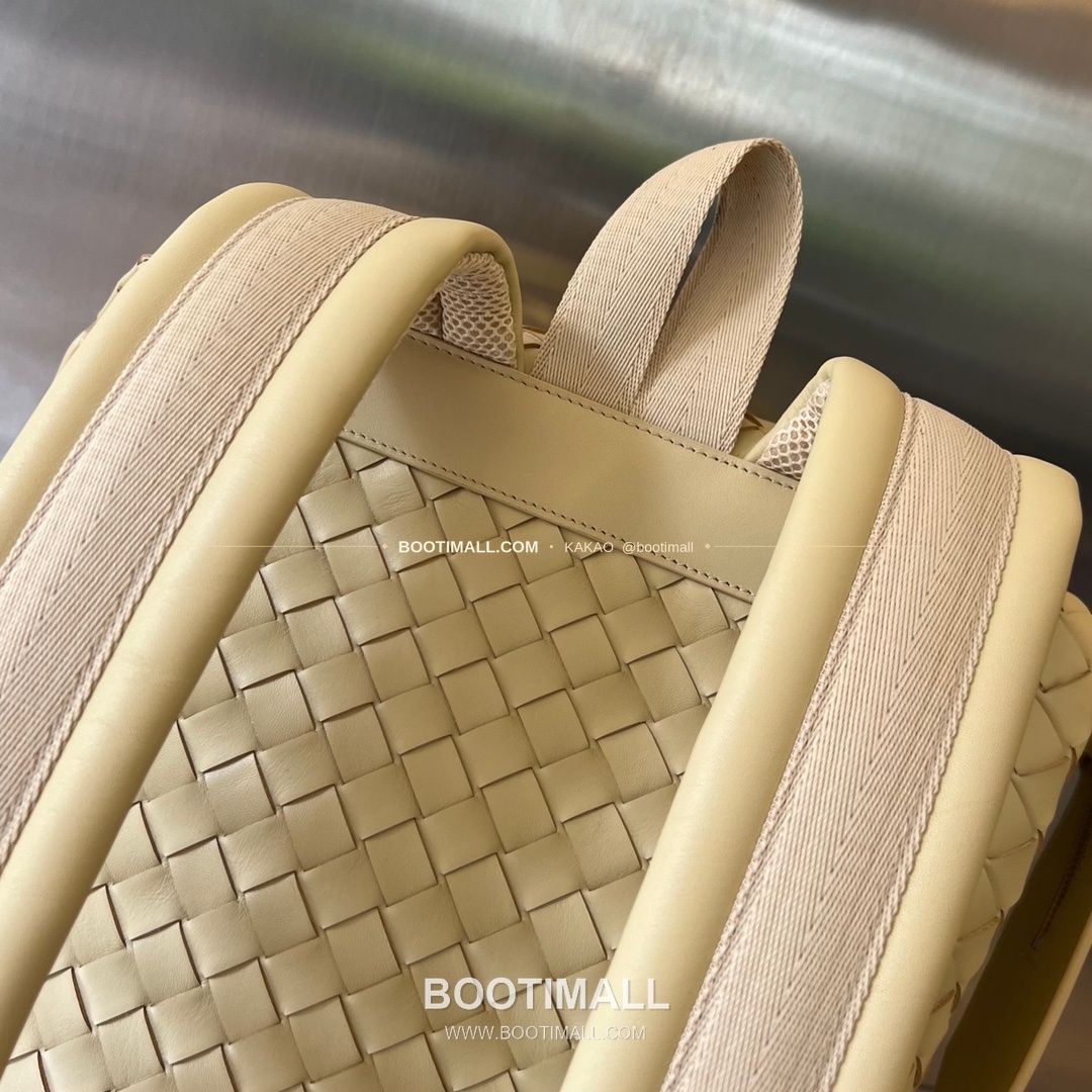 보테가베네타 인트레치아토 카프스킨 백팩 Bottega Veneta Intrecciato Calfskin Backpack 653118 42cm 4