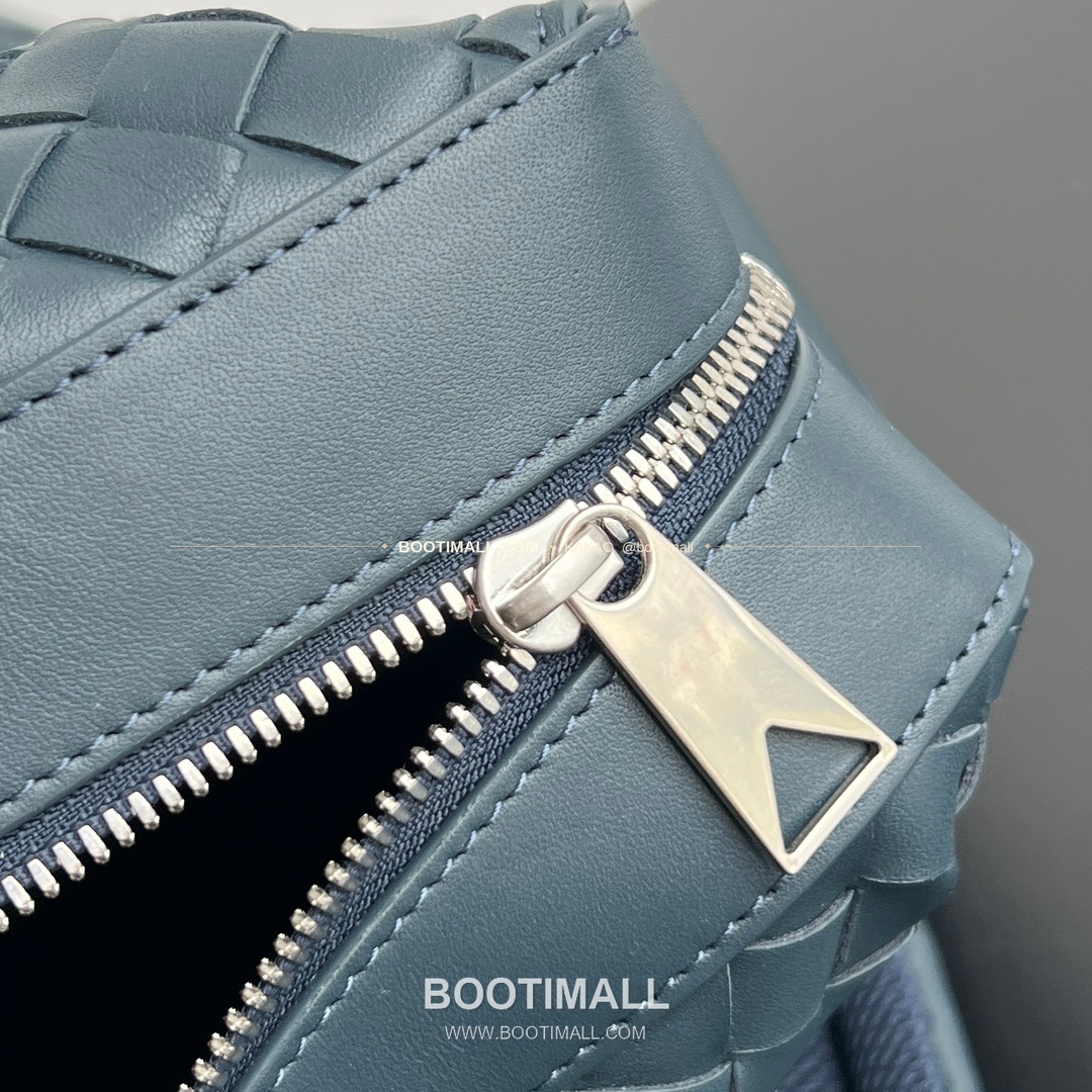 보테가베네타 인트레치아토 카프스킨 백팩 Bottega Veneta Intrecciato Calfskin Backpack 653118 42cm 7