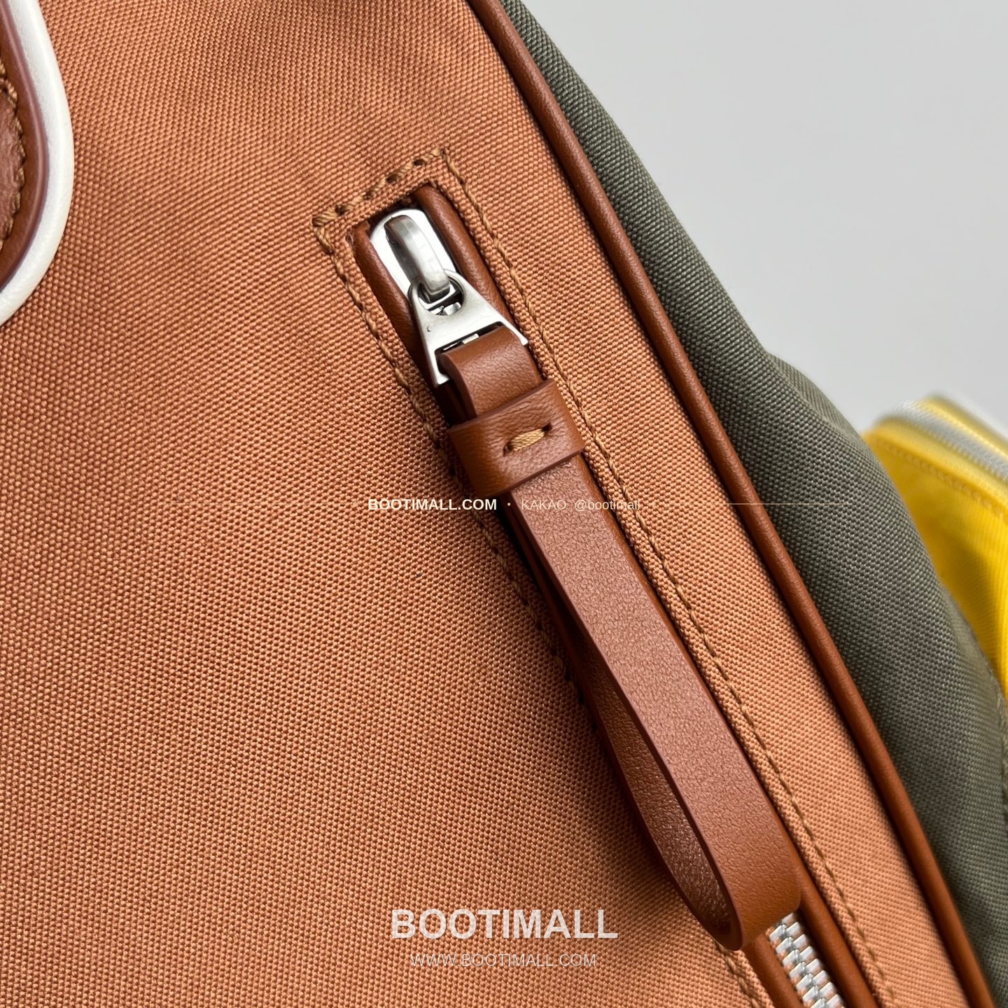 보테가베네타 크로스로드 멀티컬러 나일론 멀티포켓 백팩 Bottega Veneta Crossroad Multicolor Nylon Multi Pocket Backpack 837377 42cm 12