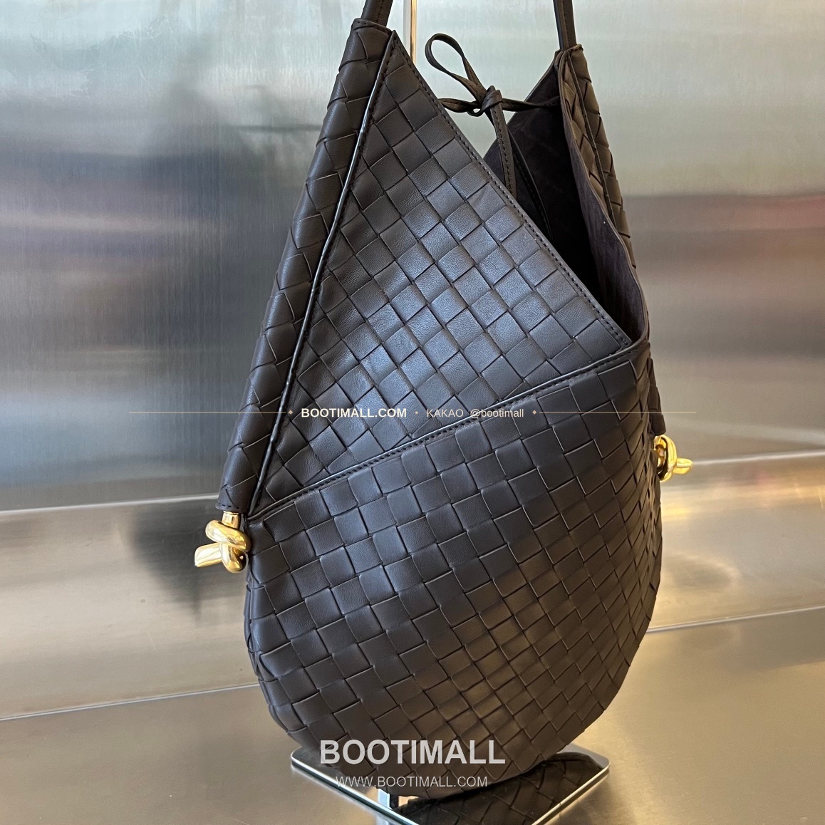 보테가베네타 인트레치아토 램스킨 구조 토트백 Bottega Veneta Intrecciato Lambskin Structured Tote Bag 740990 44cm 2