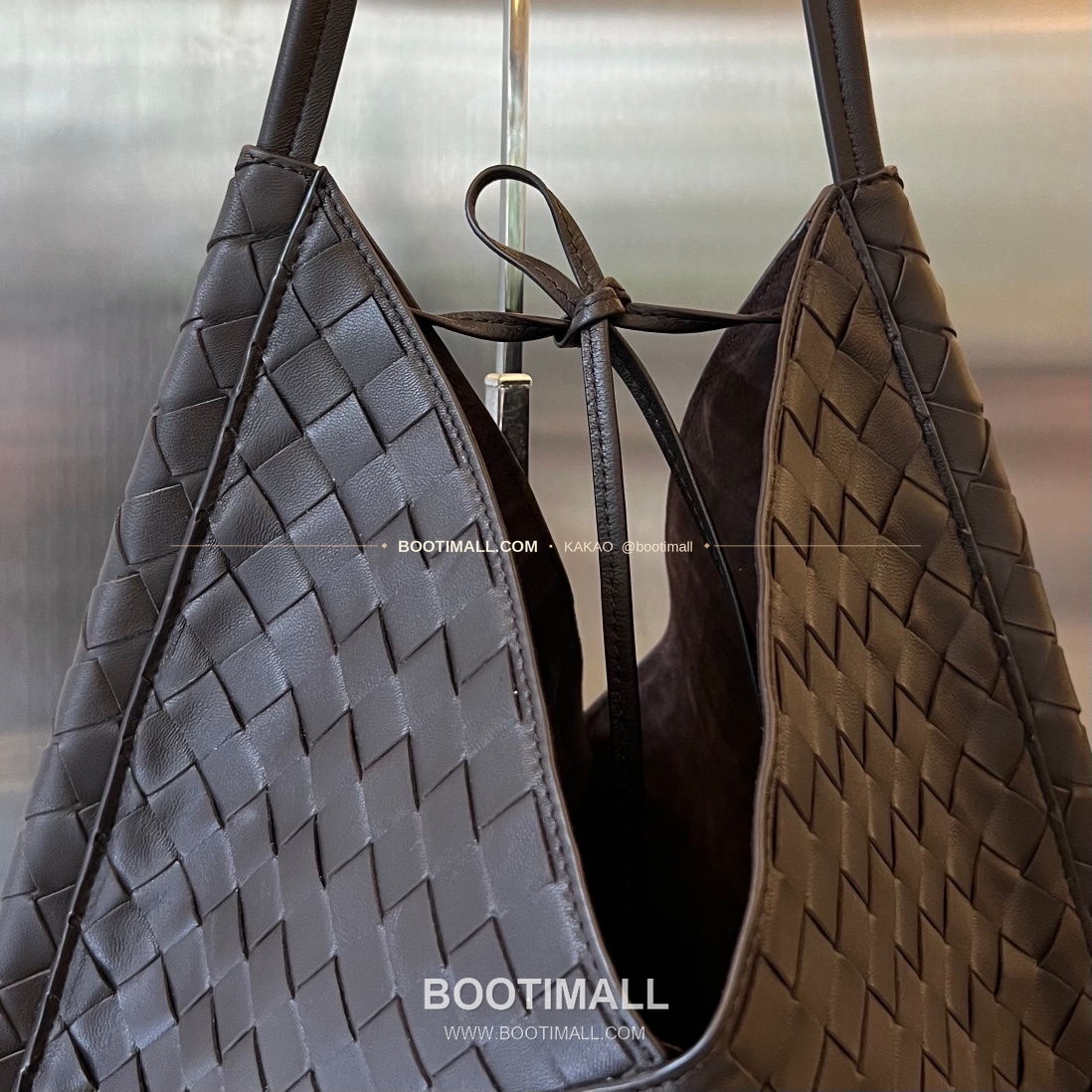 보테가베네타 인트레치아토 램스킨 구조 토트백 Bottega Veneta Intrecciato Lambskin Structured Tote Bag 740990 44cm 3