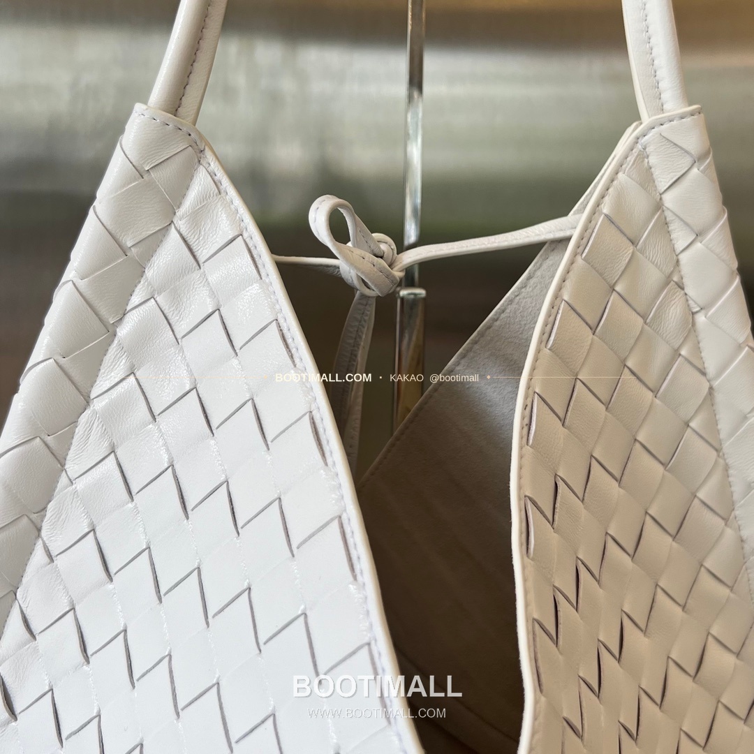 보테가베네타 인트레치아토 램스킨 구조 토트백 Bottega Veneta Intrecciato Lambskin Structured Tote Bag 740990 44cm 3