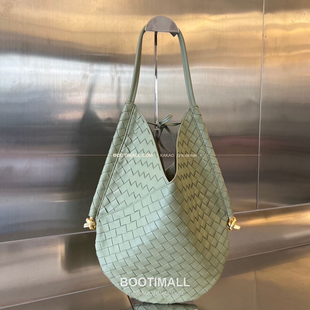 보테가베네타 인트레치아토 램스킨 구조 토트백 Bottega Veneta Intrecciato Lambskin Structured Tote Bag 740990 44cm 1