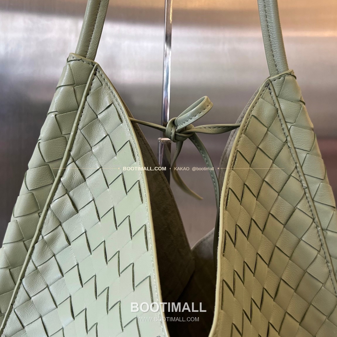 보테가베네타 인트레치아토 램스킨 구조 토트백 Bottega Veneta Intrecciato Lambskin Structured Tote Bag 740990 44cm 3