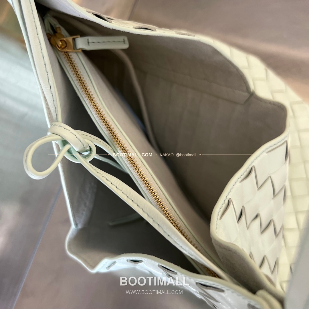 보테가베네타 인트레치아토 램스킨 구조 토트백 Bottega Veneta Intrecciato Lambskin Structured Tote Bag 740990 44cm 5