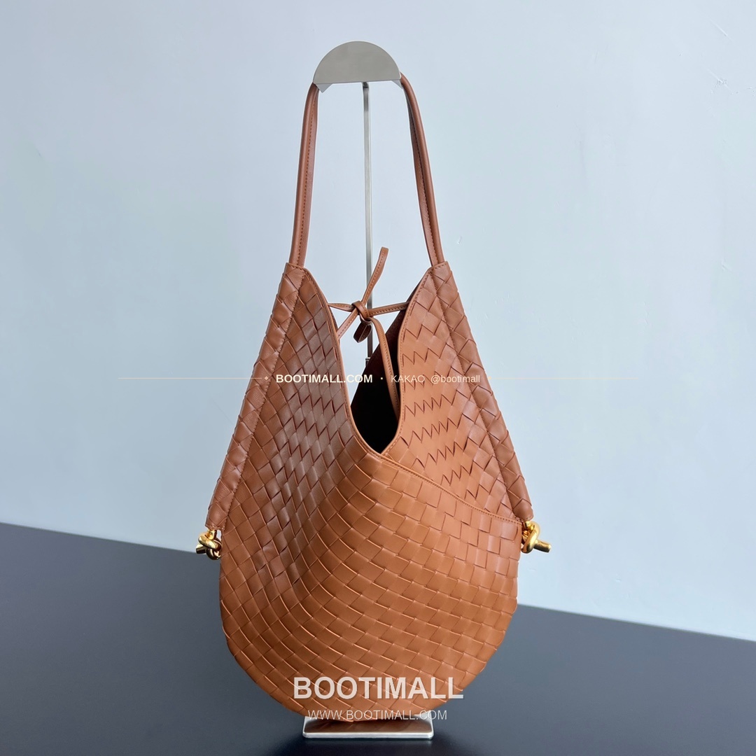 보테가베네타 인트레치아토 램스킨 구조 토트백 Bottega Veneta Intrecciato Lambskin Structured Tote Bag 740990 44cm 1