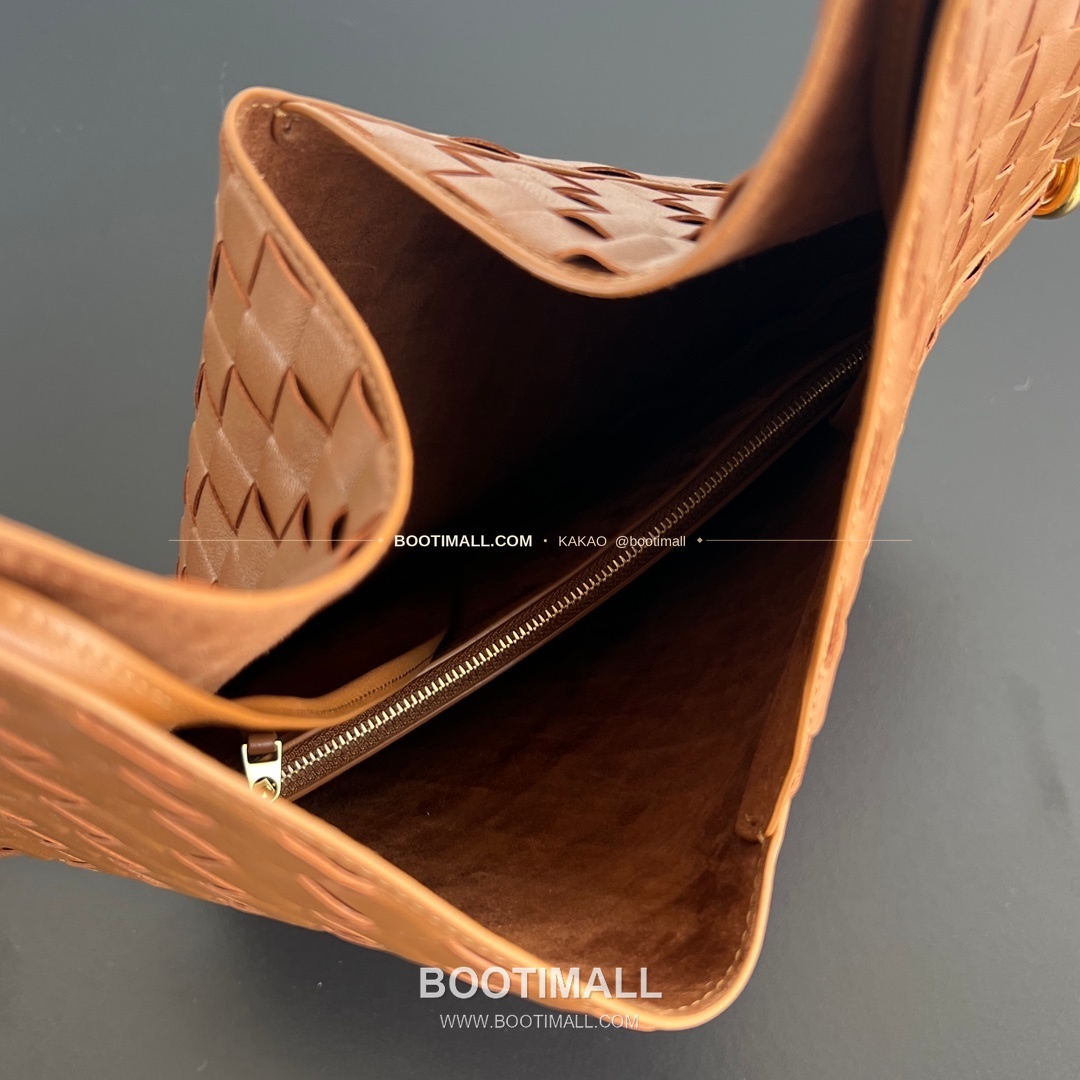 보테가베네타 인트레치아토 램스킨 구조 토트백 Bottega Veneta Intrecciato Lambskin Structured Tote Bag 740990 44cm 3