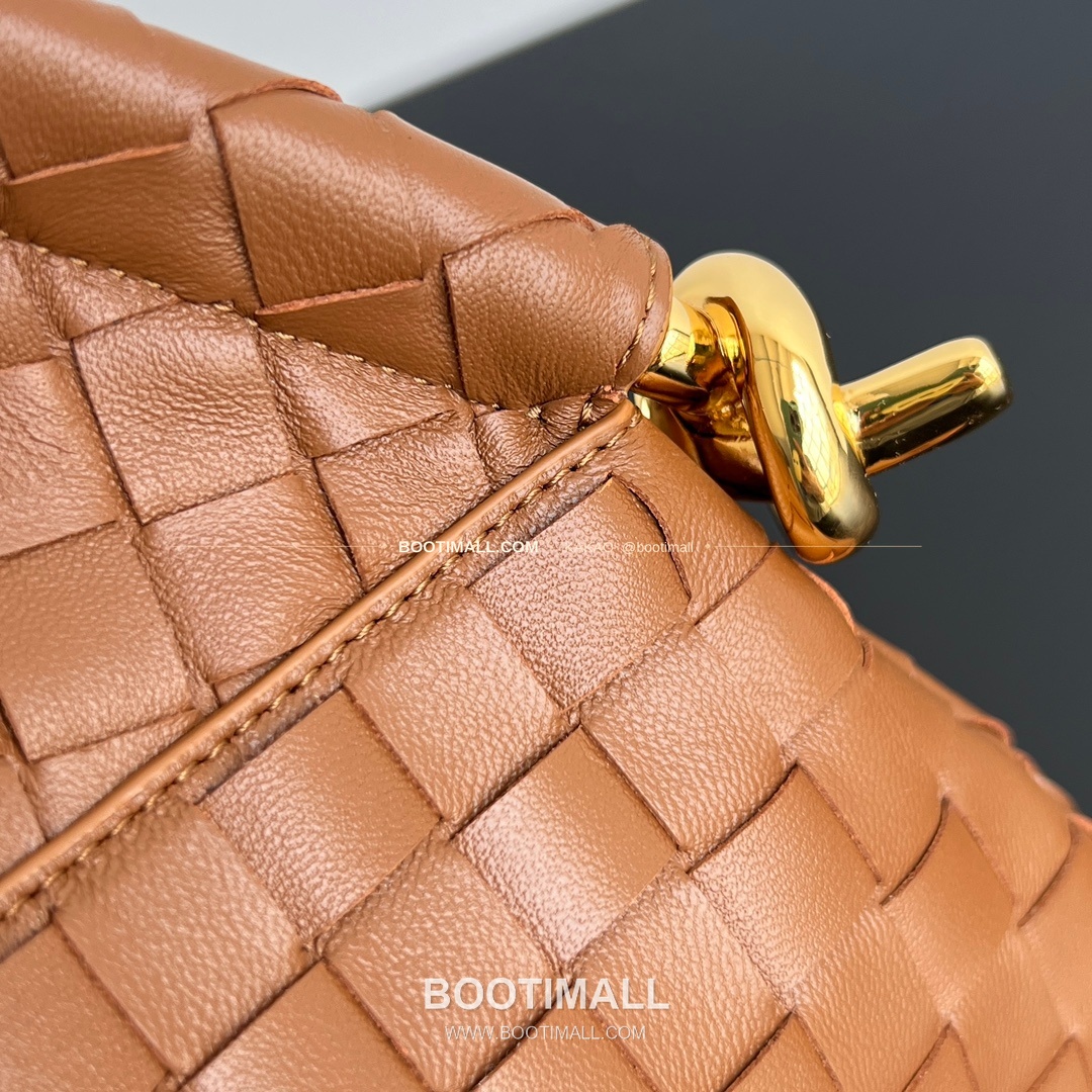 보테가베네타 인트레치아토 램스킨 구조 토트백 Bottega Veneta Intrecciato Lambskin Structured Tote Bag 740990 44cm 5