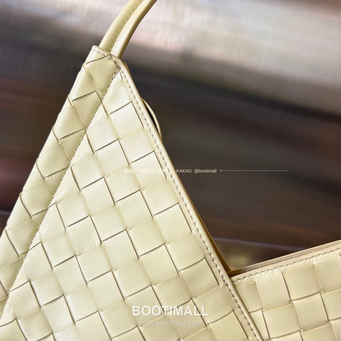 보테가베네타 인트레치아토 램스킨 구조 토트백 Bottega Veneta Intrecciato Lambskin Structured Tote Bag 740898 30cm 9