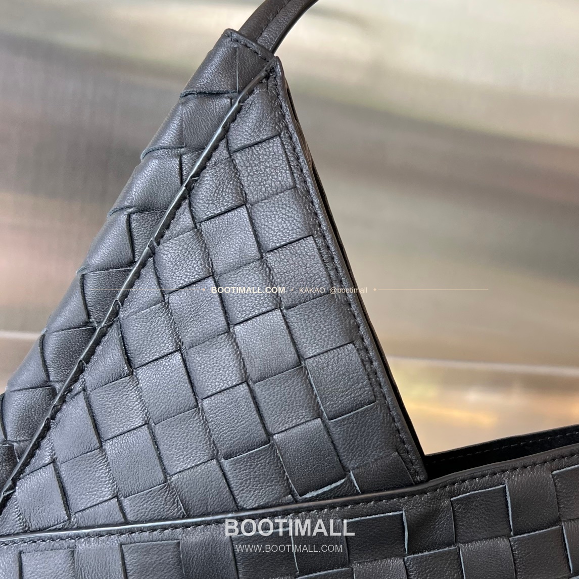 보테가베네타 인트레치아토 램스킨 구조 토트백 Bottega Veneta Intrecciato Lambskin Structured Tote Bag 740898 30cm 9