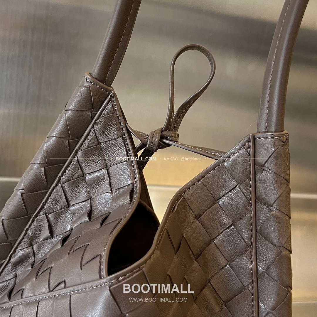 보테가베네타 인트레치아토 램스킨 구조 토트백 Bottega Veneta Intrecciato Lambskin Structured Tote Bag 740898 30cm 4