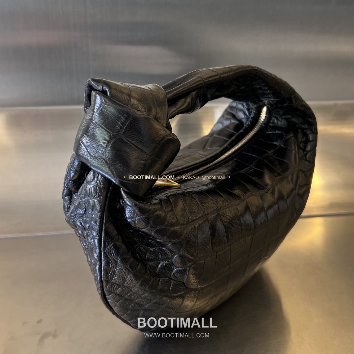 보테가베네타 카프스킨 구조 숄더백 Bottega Veneta Calfskin Structured Shoulder Bag 717709 28cm 2