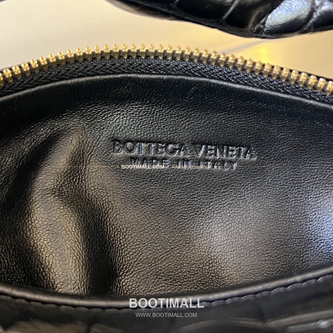 보테가베네타 카프스킨 구조 숄더백 Bottega Veneta Calfskin Structured Shoulder Bag 717709 28cm 9