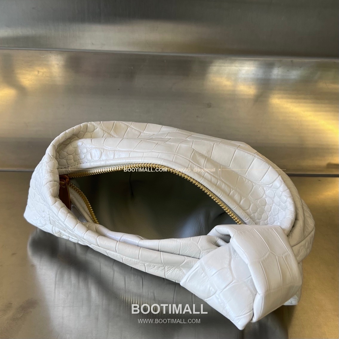 보테가베네타 카프스킨 구조 숄더백 Bottega Veneta Calfskin Structured Shoulder Bag 717709 28cm 6