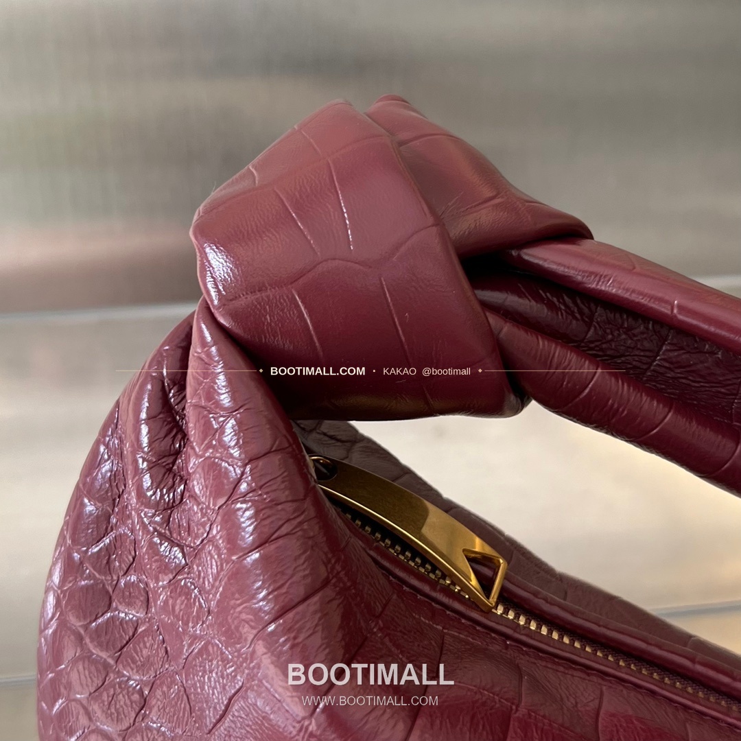 보테가베네타 카프스킨 구조 숄더백 Bottega Veneta Calfskin Structured Shoulder Bag 717709 28cm 3