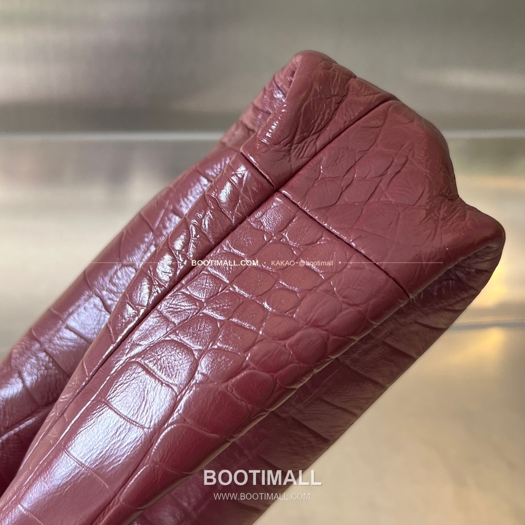 보테가베네타 카프스킨 구조 숄더백 Bottega Veneta Calfskin Structured Shoulder Bag 717709 28cm 4