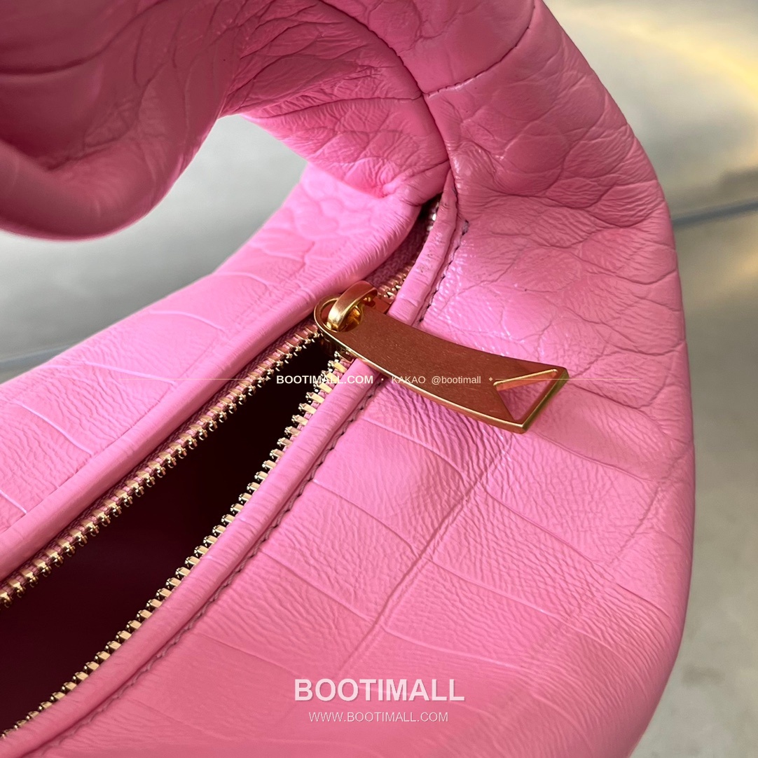 보테가베네타 카프스킨 구조 숄더백 Bottega Veneta Calfskin Structured Shoulder Bag 717709 28cm 7