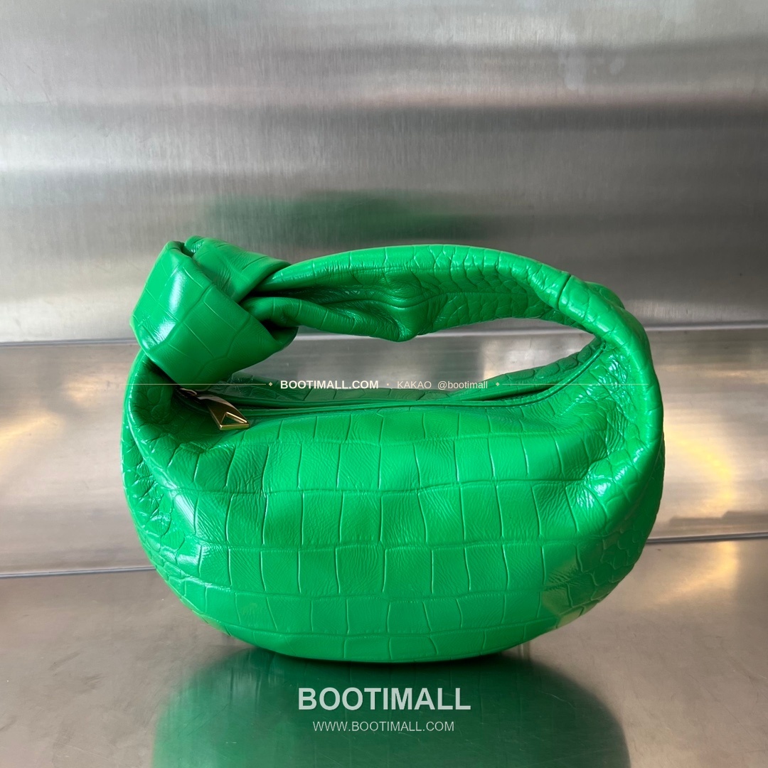 보테가베네타 카프스킨 구조 숄더백 Bottega Veneta Calfskin Structured Shoulder Bag 717709 28cm 1