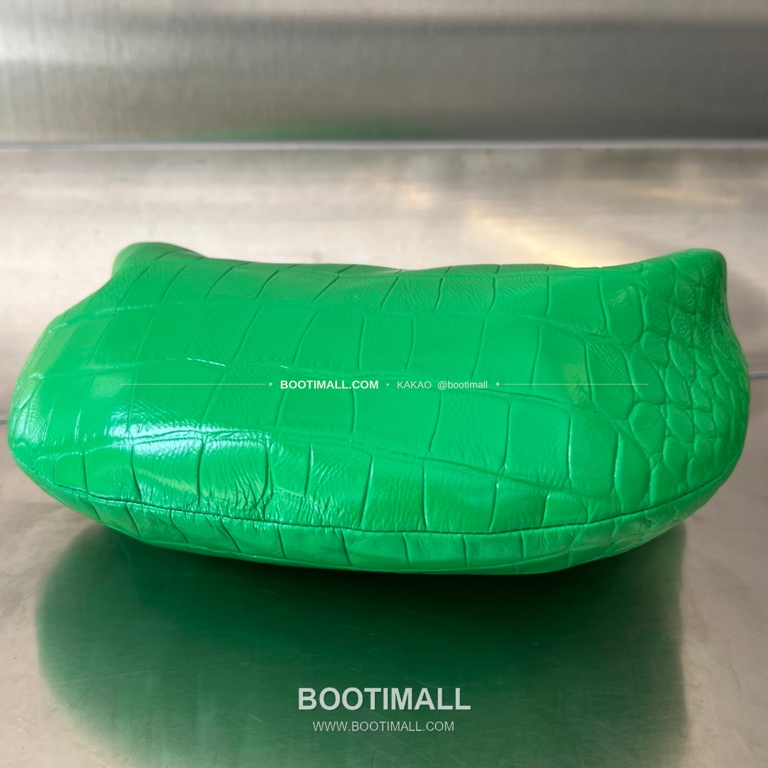 보테가베네타 카프스킨 구조 숄더백 Bottega Veneta Calfskin Structured Shoulder Bag 717709 28cm 5