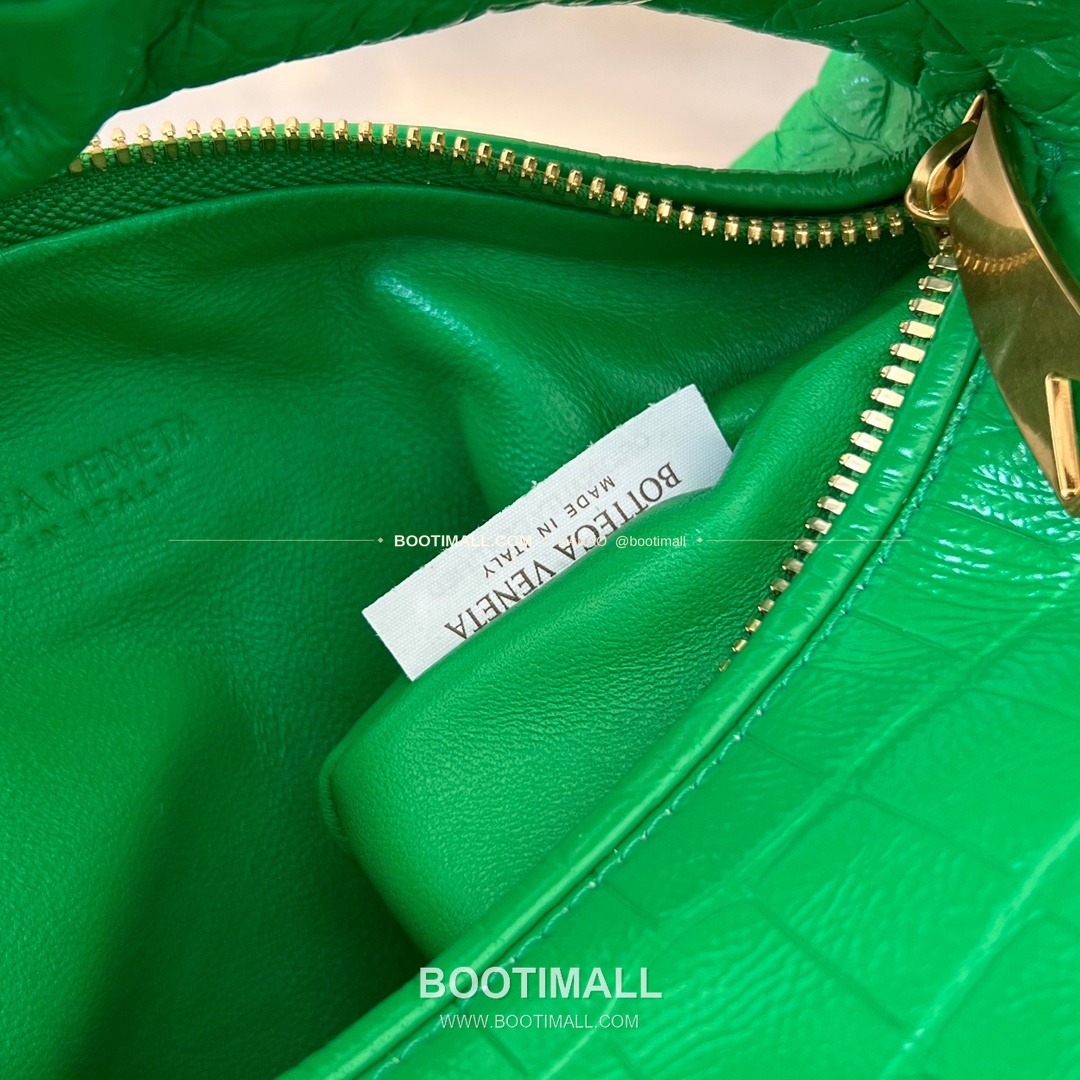 보테가베네타 카프스킨 구조 숄더백 Bottega Veneta Calfskin Structured Shoulder Bag 717709 28cm 9