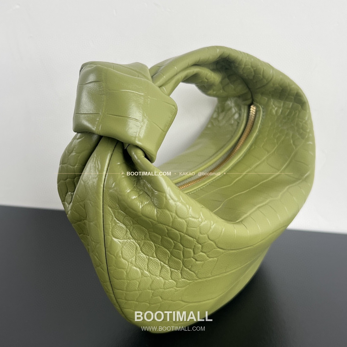 보테가베네타 카프스킨 구조 숄더백 Bottega Veneta Calfskin Structured Shoulder Bag 717709 28cm 2