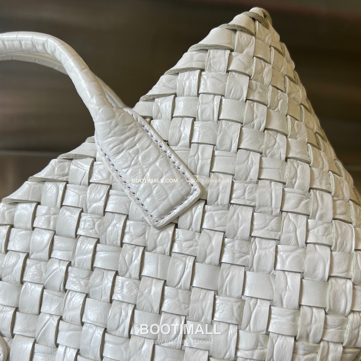 보테가베네타 카프스킨 구조 미니 토트백 Bottega Veneta Calfskin Structured Mini Tote Bag 717712 20cm 4