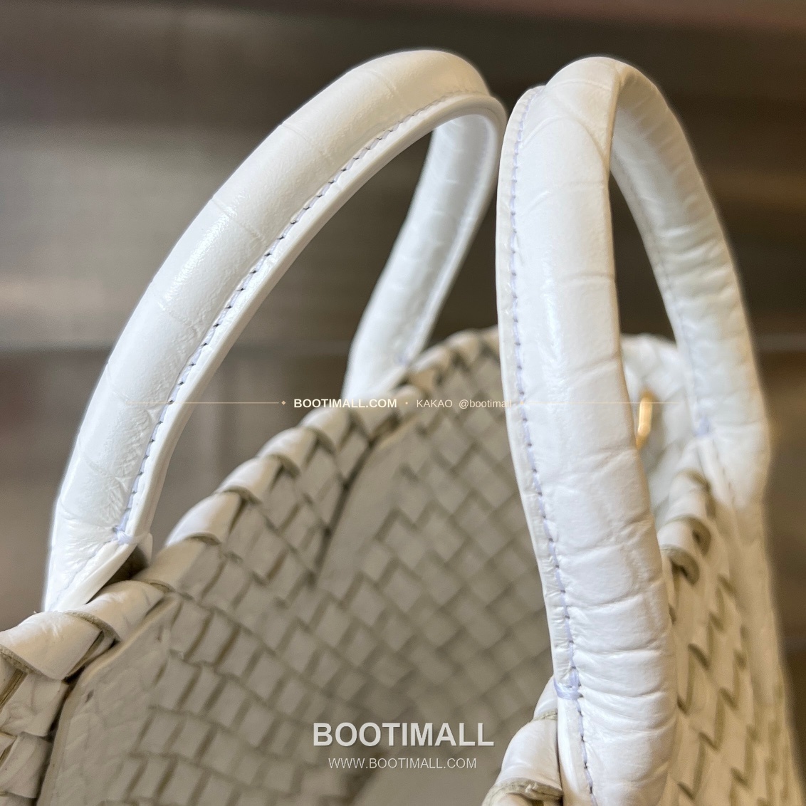 보테가베네타 카프스킨 구조 미니 토트백 Bottega Veneta Calfskin Structured Mini Tote Bag 717712 20cm 8