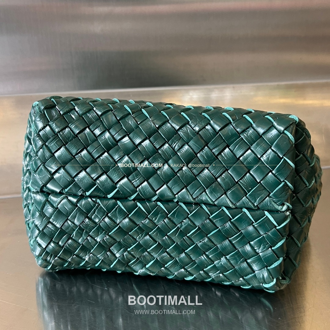 보테가베네타 카프스킨 구조 미니 토트백 Bottega Veneta Calfskin Structured Mini Tote Bag 717712 20cm 3