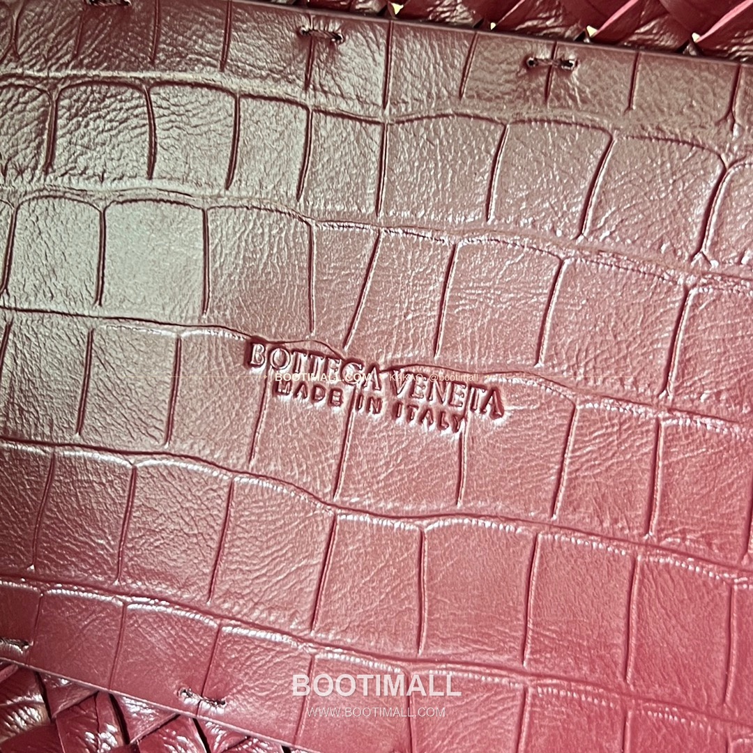 보테가베네타 카프스킨 구조 미니 토트백 Bottega Veneta Calfskin Structured Mini Tote Bag 717712 20cm 7