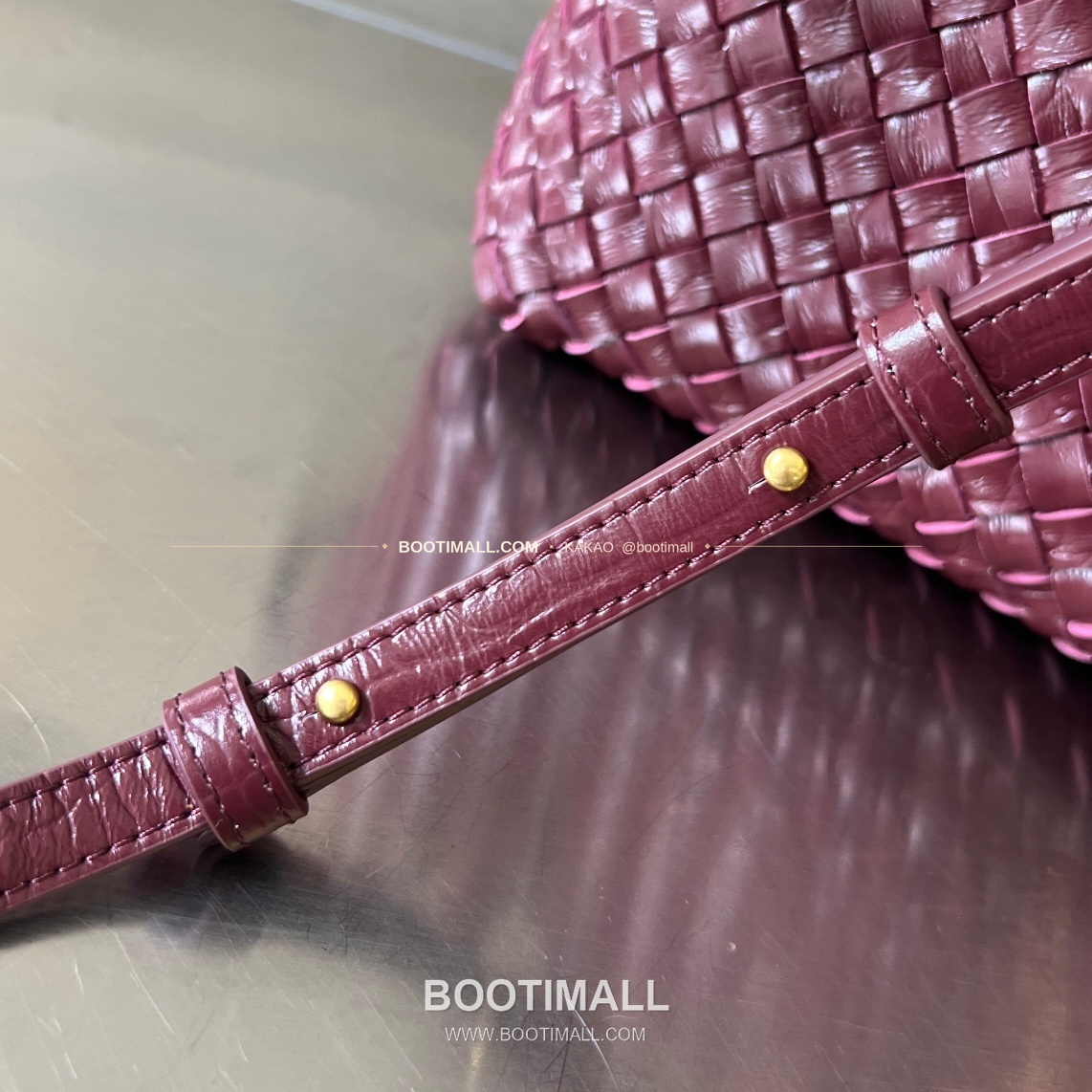 보테가베네타 카프스킨 구조 미니 토트백 Bottega Veneta Calfskin Structured Mini Tote Bag 717712 20cm 9