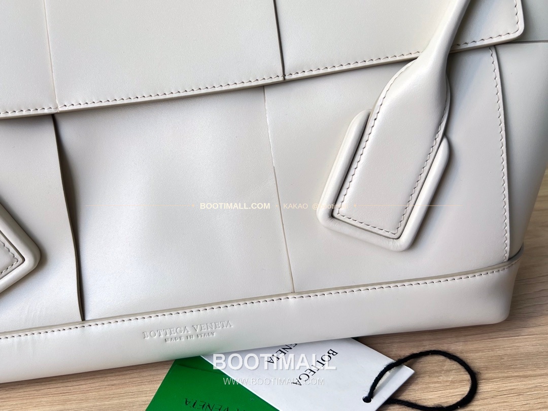 보테가베네타 카프스킨 구조 토트백 Bottega Veneta Calfskin Structured Tote Bag 575941 48cm 5