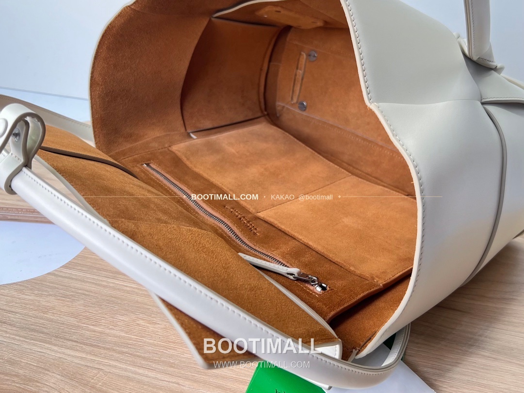 보테가베네타 카프스킨 구조 토트백 Bottega Veneta Calfskin Structured Tote Bag 575941 48cm 6