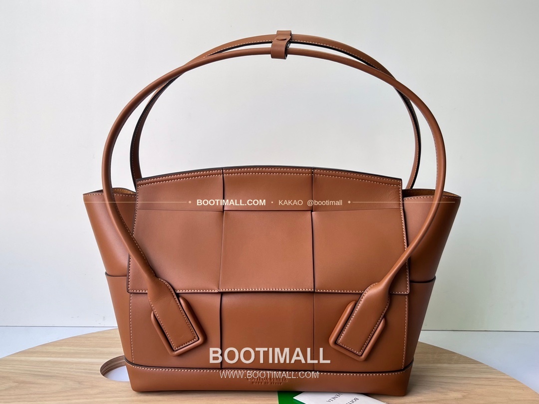 보테가베네타 카프스킨 구조 토트백 Bottega Veneta Calfskin Structured Tote Bag 575941 48cm 1