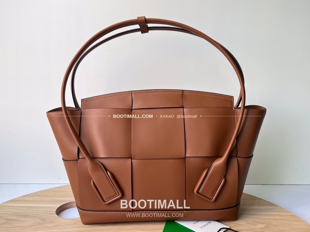 보테가베네타 카프스킨 구조 토트백 Bottega Veneta Calfskin Structured Tote Bag 575941 48cm 2