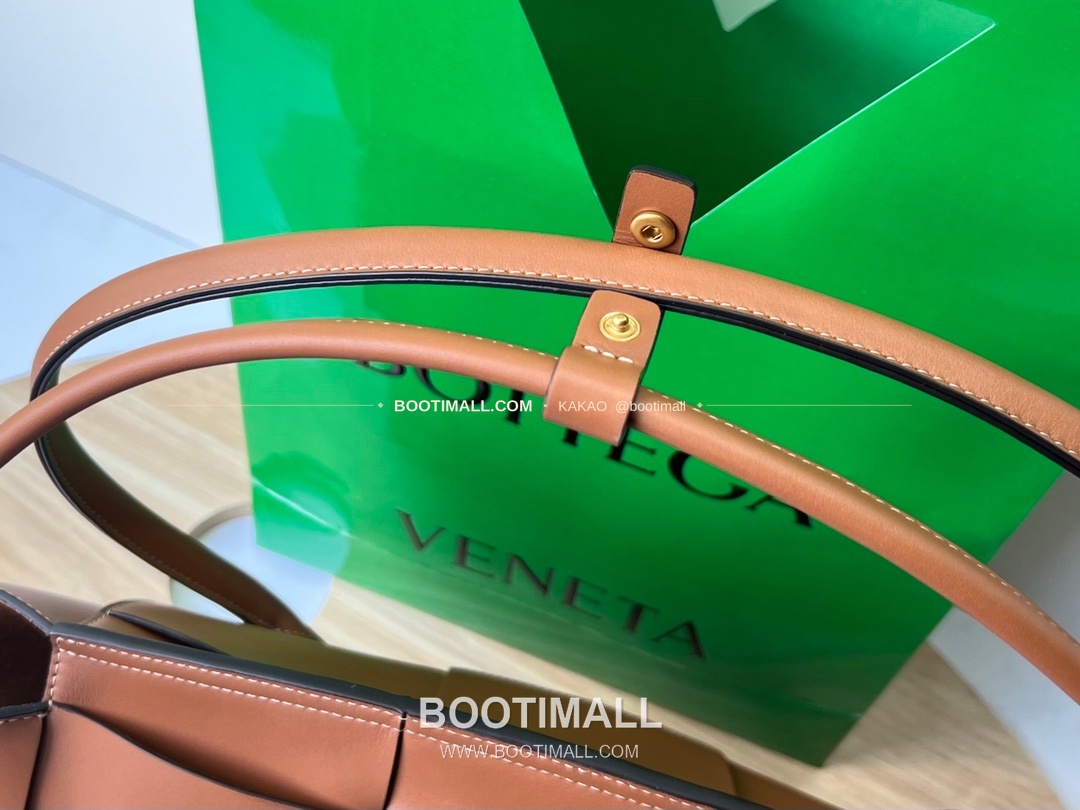 보테가베네타 카프스킨 구조 토트백 Bottega Veneta Calfskin Structured Tote Bag 575941 48cm 9