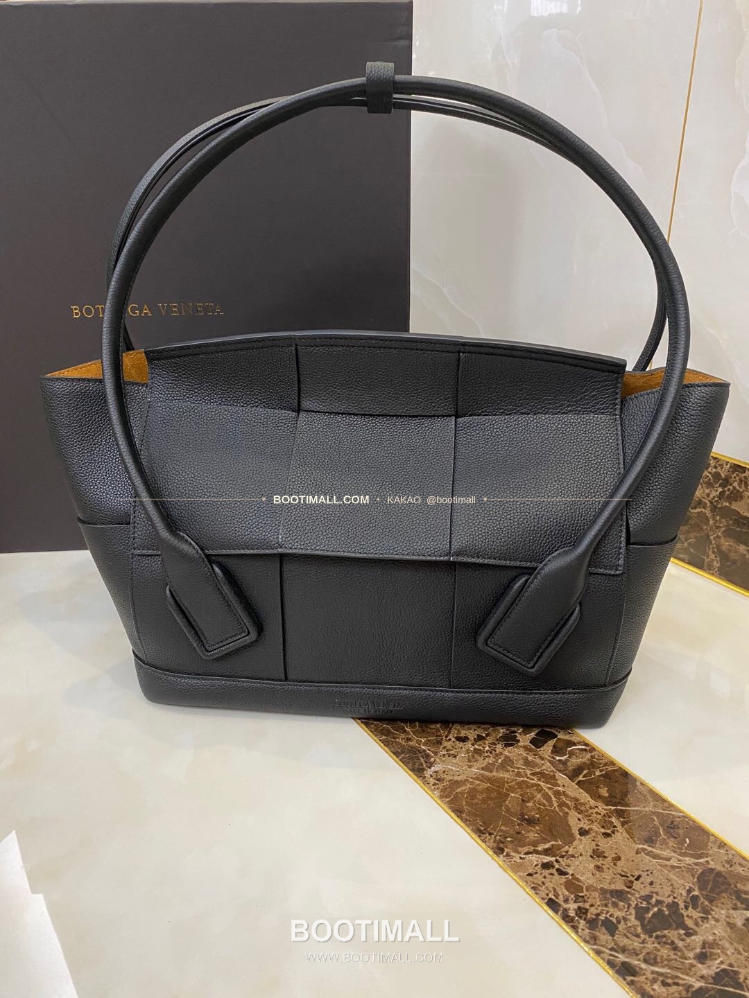 보테가베네타 카프스킨 구조 토트백 Bottega Veneta Calfskin Structured Tote Bag 575941 48cm 1