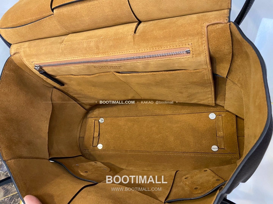 보테가베네타 카프스킨 구조 토트백 Bottega Veneta Calfskin Structured Tote Bag 575941 48cm 8