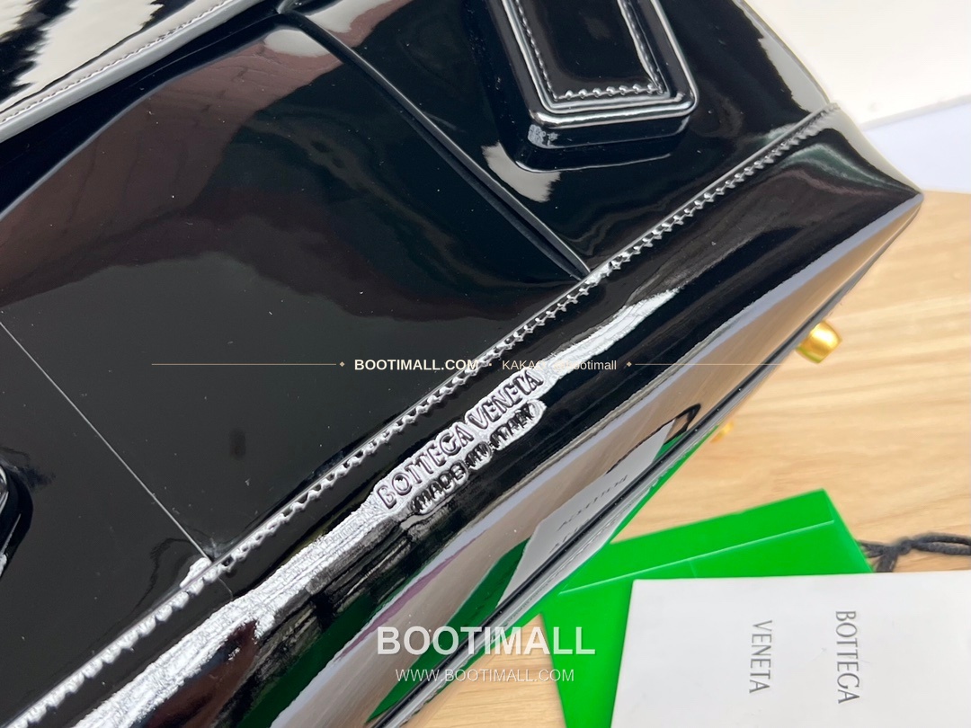 보테가베네타 카프스킨 구조 토트백 Bottega Veneta Calfskin Structured Tote Bag 575941 48cm 6