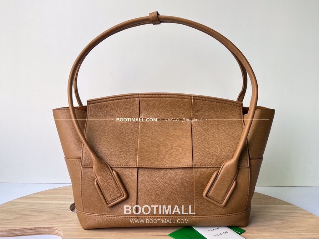 보테가베네타 카프스킨 구조 토트백 Bottega Veneta Calfskin Structured Tote Bag 575941 48cm 1