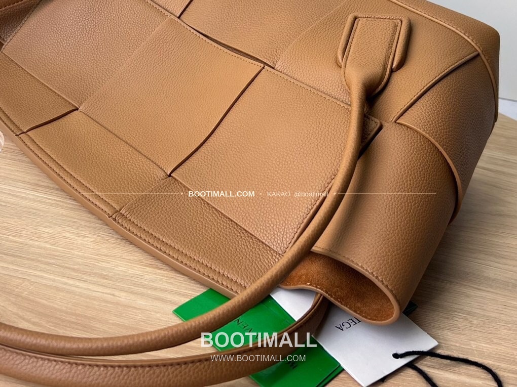 보테가베네타 카프스킨 구조 토트백 Bottega Veneta Calfskin Structured Tote Bag 575941 48cm 3